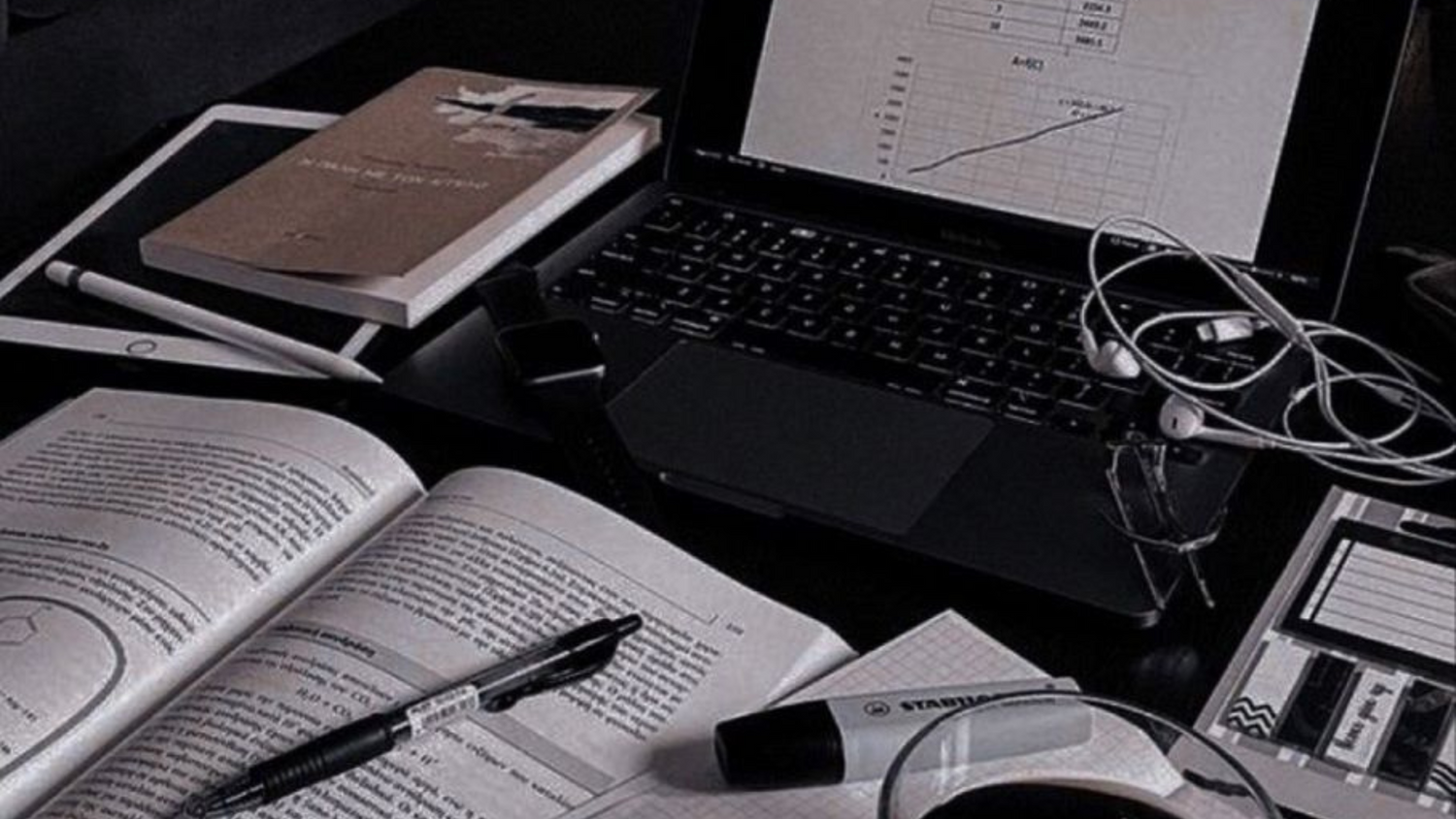 escritorio y computador