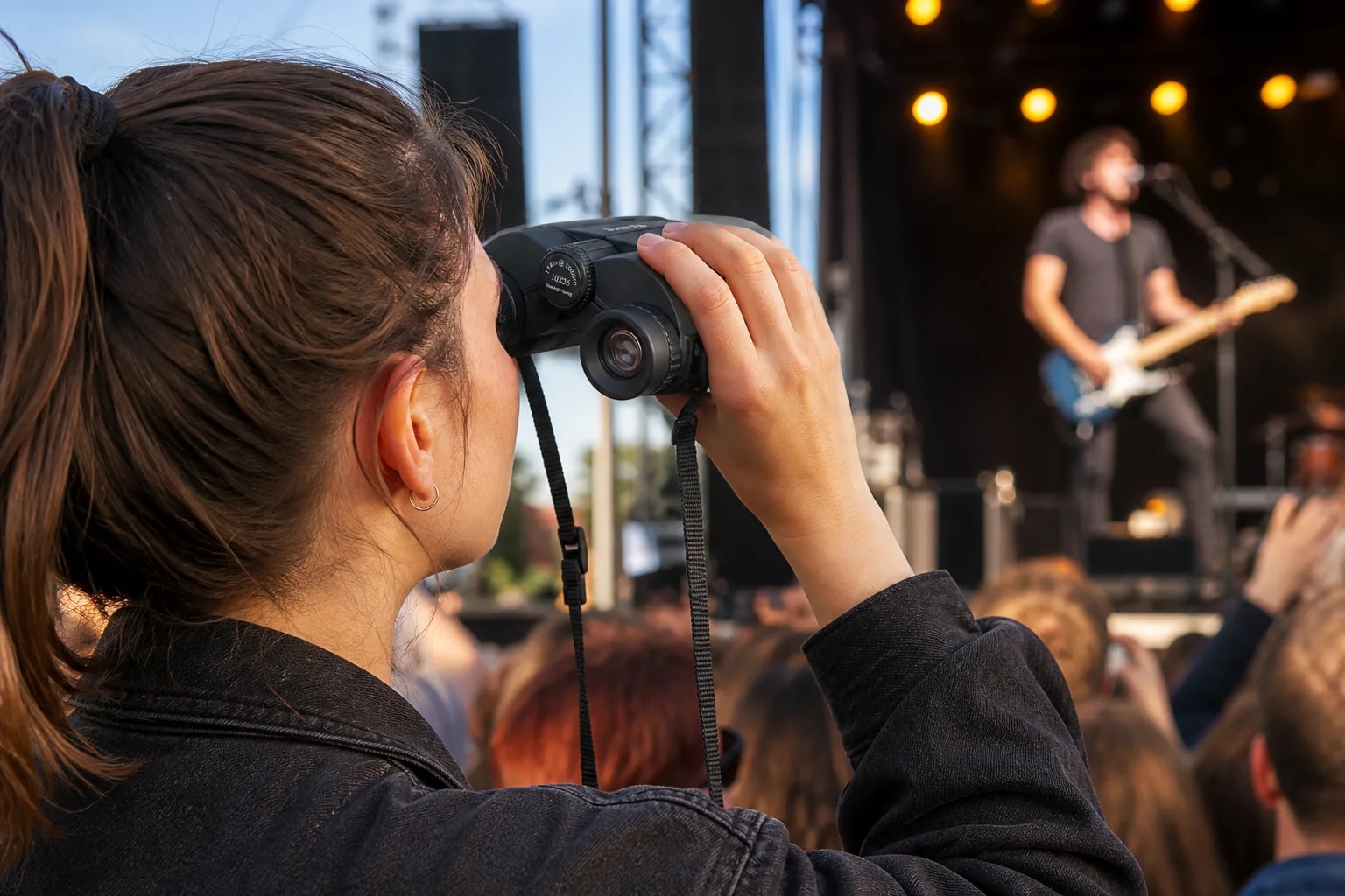 Acércate al escenario