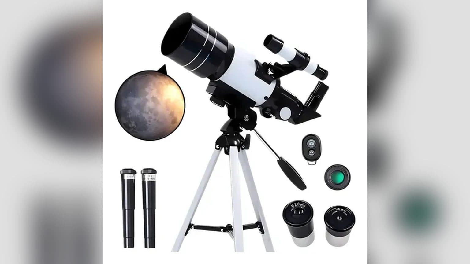 Telescopio Monocular HD 50X BAK4 con trípode y adaptador para smartphone, junto a un celular montado, sobre una mesa de madera con fondo de paisaje chileno.
