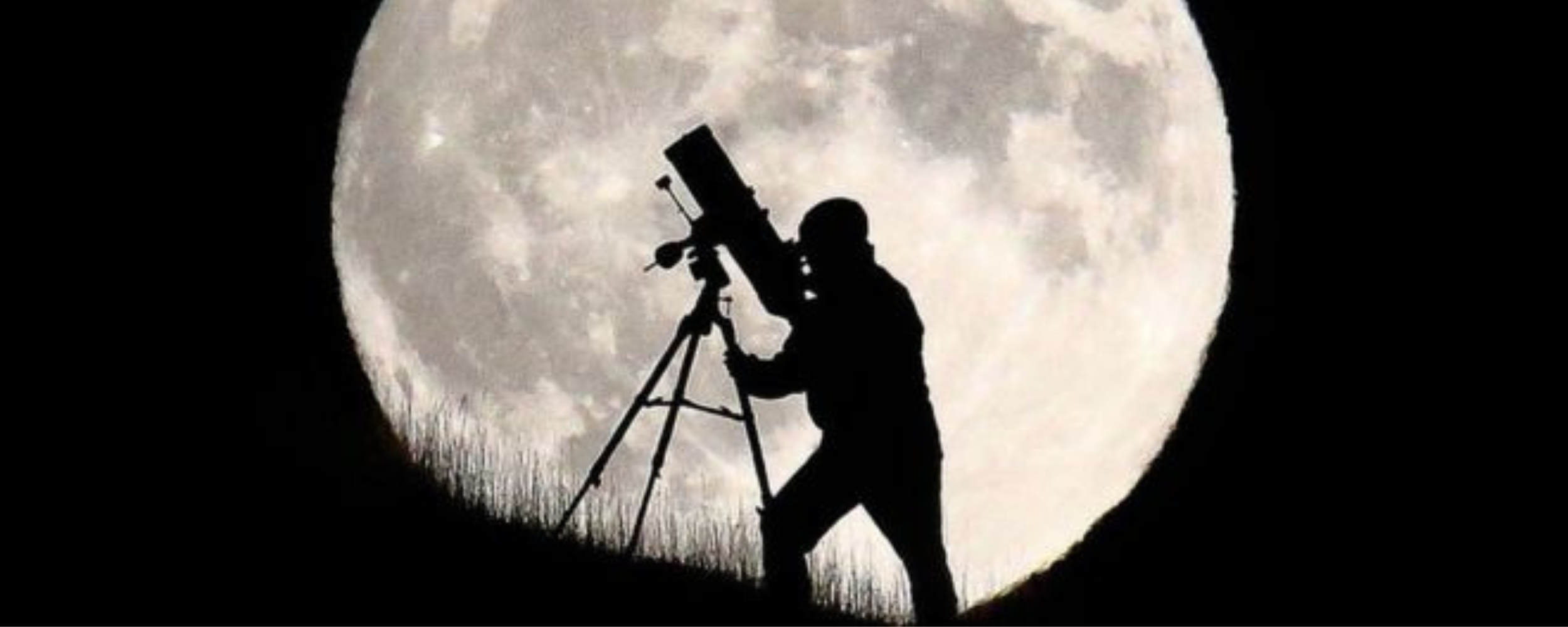 Persona con telescopio